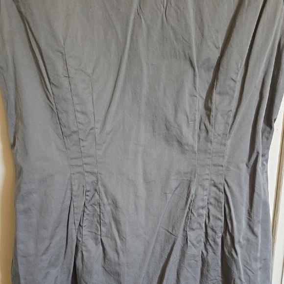 Women's Gray Button-Up Top - Picture 9 of 9